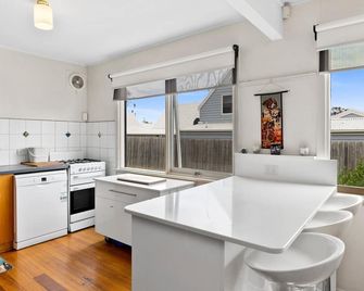 Puebla Beach House - Torquay - Кухня