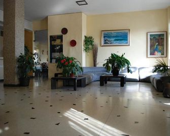 Garden Palace - ואראצה - לובי