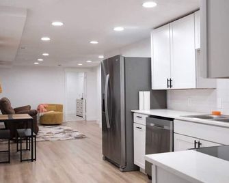 Lindon House · Enjoy Mountain View 4 seasons Basement Apt - Lindon - Kitchen