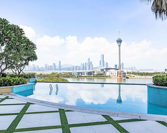 Yoho Treasure Island Hotel - Macau - Pool
