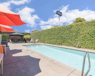 The Greens Hotel - Del Paso Blvd - Sacramento - Pool