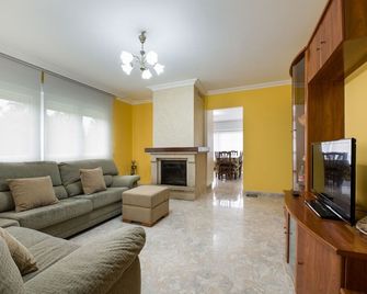 A Chousa - Arzúa - Living room