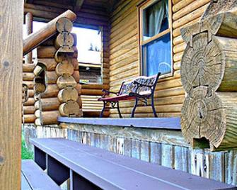 Cajun Cedar Log Cottages 1 bdrm. - Cape Breton Unit 5 - Margaree Forks - Patio
