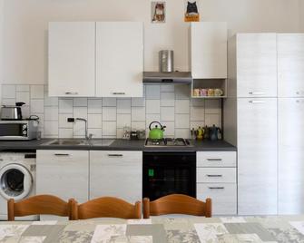 Re Lear - 4 bedrooms Apartment - Verona - Kitchen