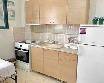 Semi Basement Aparments - Nikiti - Cozinha