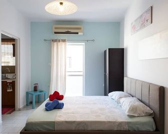 3rd Floor Apartment next to the BeachFront - Heraklion - Bedroom