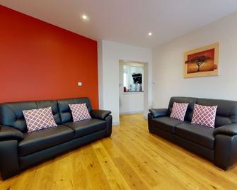 Le Muguet 3 Chambres - 1 Garage Gratuit - Colmar - Sala de estar