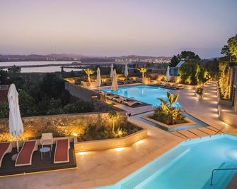 Divani Corfu Palace - קאנוני - בריכה