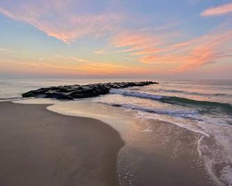 Sandy Toes & Salty Kisses- pet friendly ! - Bradley Beach - Пляж