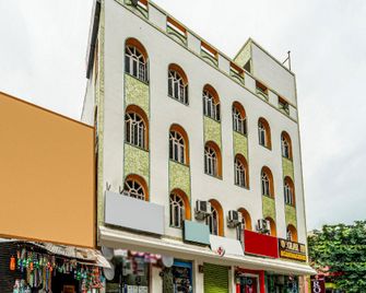 Hotel O Midtown Hotel & Guest House - Bhiwāni - Building