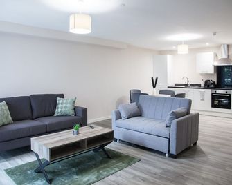 Modern 2bd Apt Near Central Manchester W/Free Parking - Prestwich - Pokój dzienny