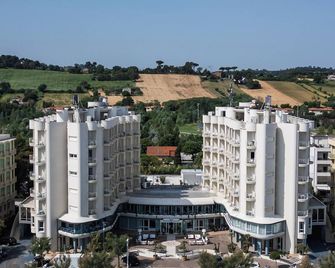 Hr Resort - Senigallia - Building