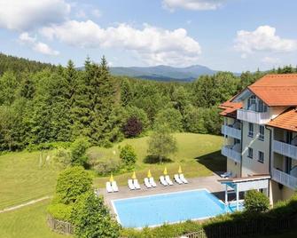 Private 27 m² double room in the Ahornhof, free use of pool+bath+sauna - Lindberg