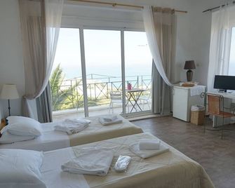 Hotel Akrotiri - Chania - Bedroom