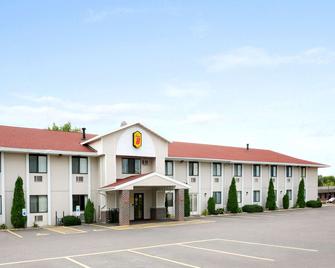 Super 8 by Wyndham Eau Claire WI - Eau Claire - Rakennus