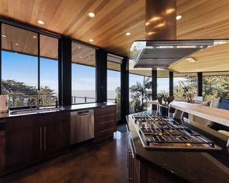 Big Sur Coast - Ocean View, Guest House & Gym - San Simeon