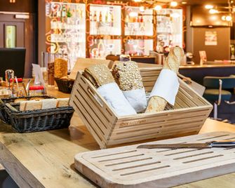 B&B HOTEL Thionville Yutz Route du Luxembourg - Yutz - Buffet