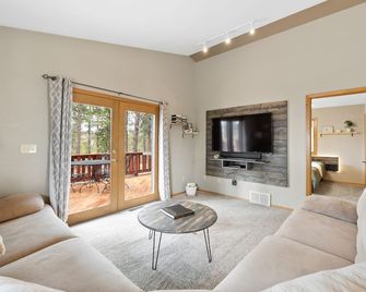 In the Trees, Close to Town! - Rapid City - Living room