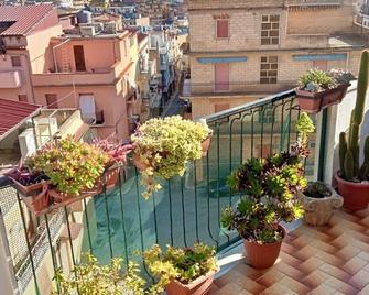 The attic of the sculptor - Niscemi - Balcón