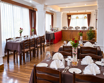 Retreat Crassula Ovata Pelling - Pelling - Restaurant