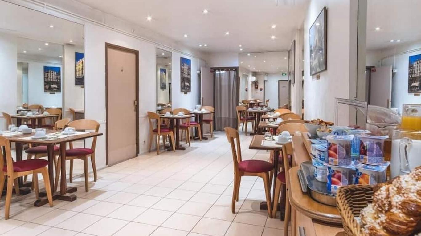 Hotel Ours Blanc - Place Victor Hugo