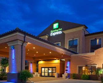 Holiday Inn Express & Suites Kingman By IHG - Kingman - Rakennus