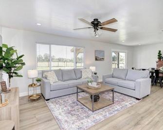 New Listing Country Property Pet Friendly W&D - Loomis - Sala de estar