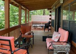 In The Pines -Bluff View in Monteagle! - Monteagle - Varanda