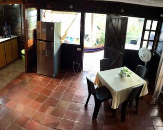 Best Location, Nice Ocean View. - Providencia - Essbereich