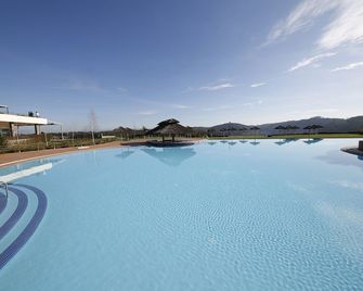 Montebelo Aguieira Lake Resort and Spa - Mortágua - Piscina