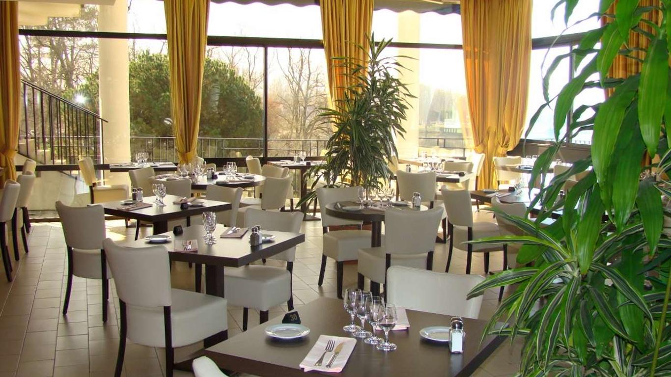 Brit Hotel du Lac
