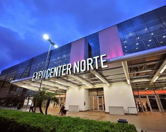 Hotel Namorata Expo Inn - Sao Paulo - Rakennus