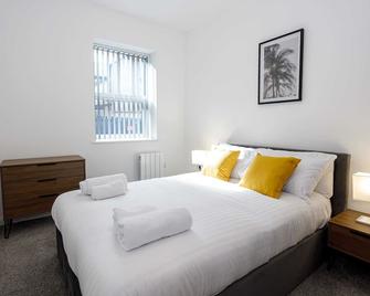 Contemporary 1 Bed Apartment, Central Bolton - Болтон - Спальня