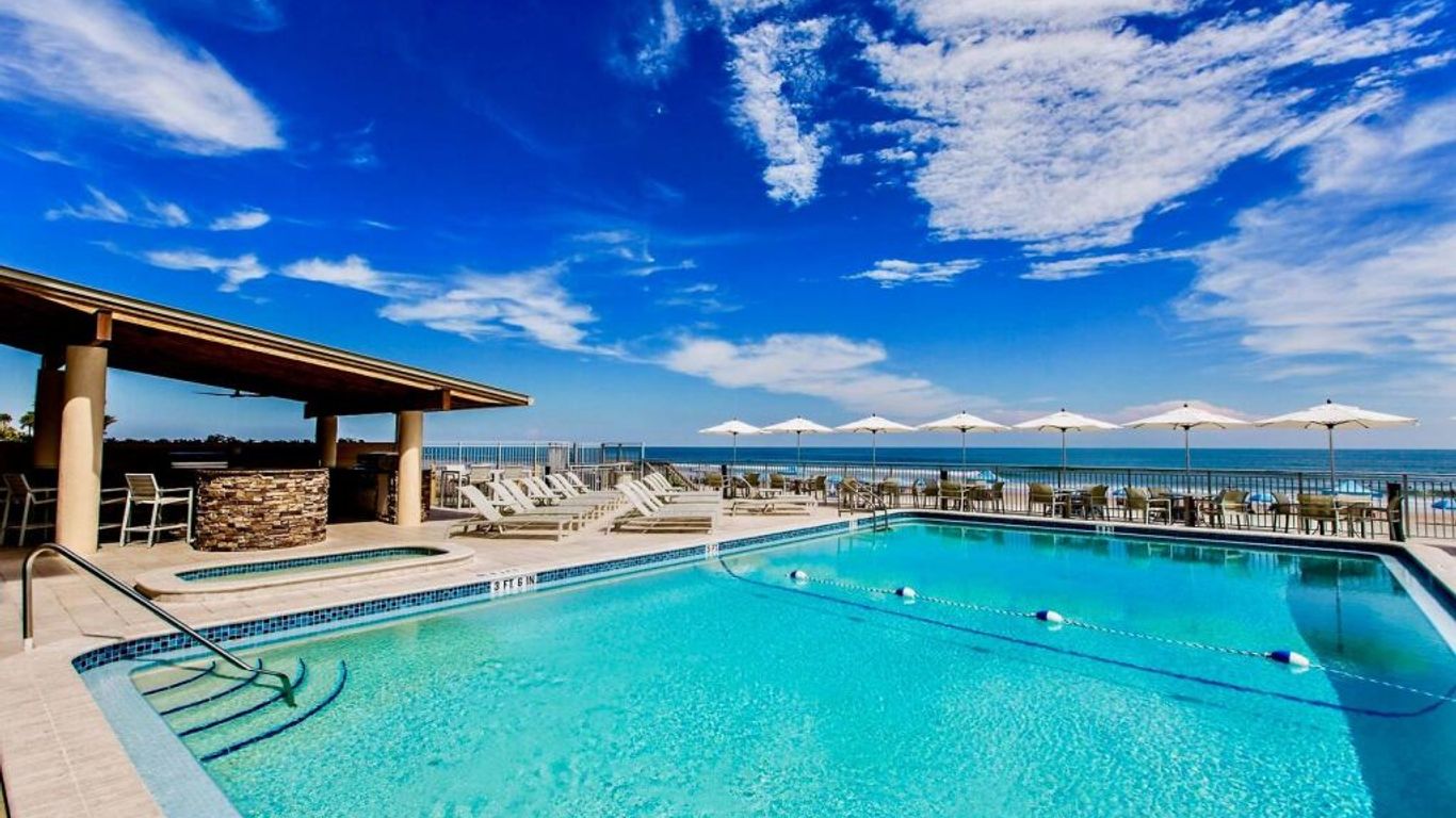 Georgian Inn Beach Club