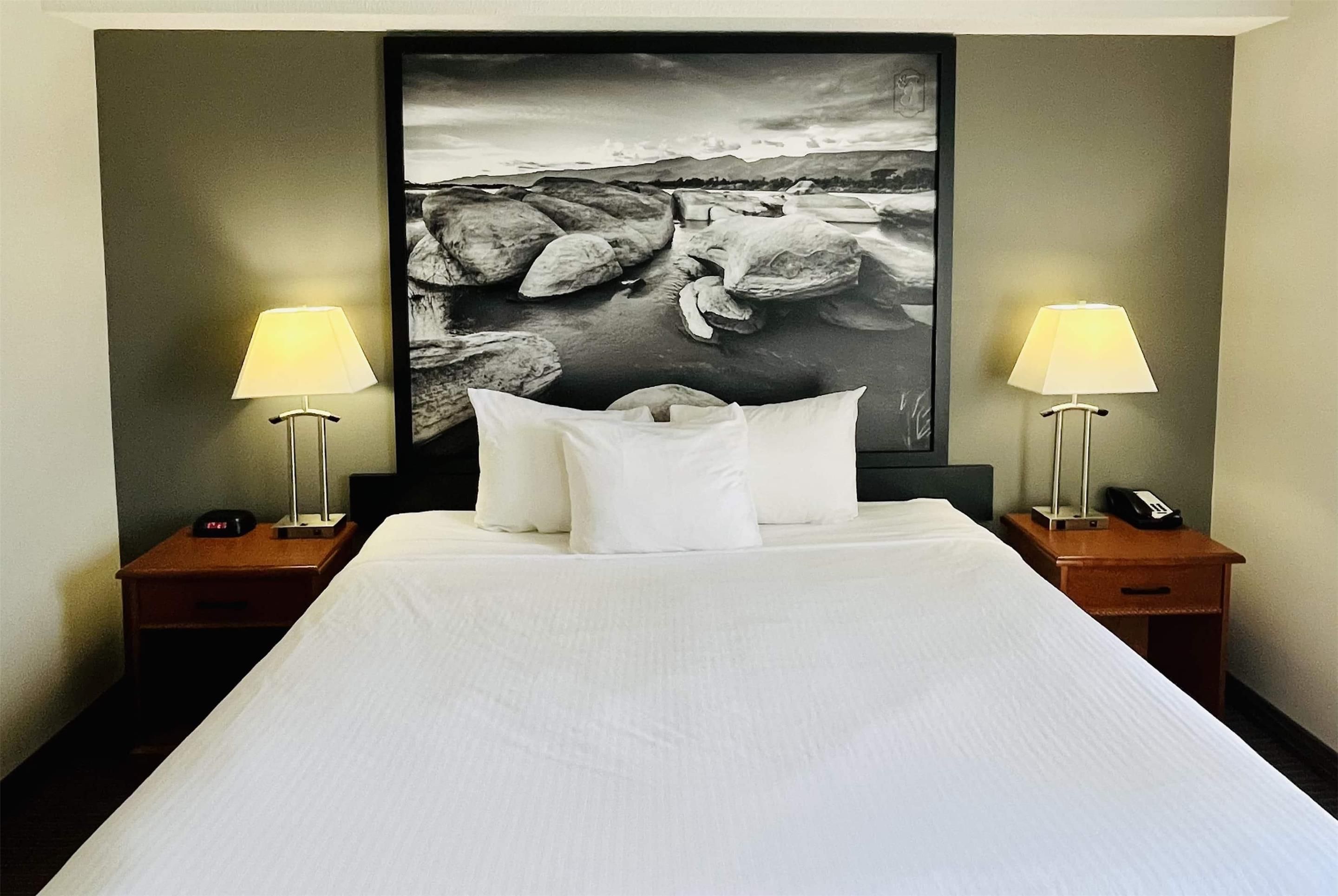 Super 8 by Wyndham Grande Prairie - גרנד פריירי - חדר שינה