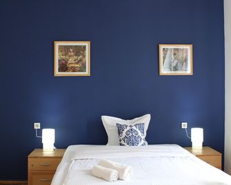 JR's House Hostel - ירבאן