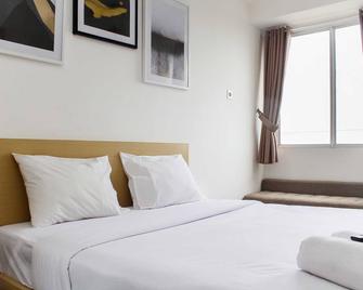 Simple and Comfort Studio at Riverview Jababeka Apartment - Cikarang - Ložnice