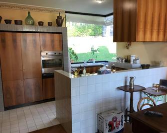 Il Paradiso Del Relax House in The Langh - Albaretto della Torre - Kitchen