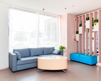 Hanting Hotel Baotou A'Erding Street Museum - Baotou - Living room