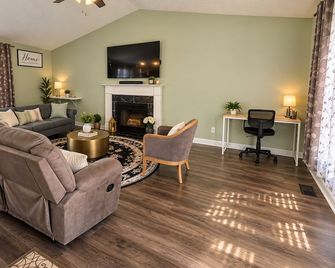 Furnished 3br Home Near Columbus / Families, Business & Extended Stays - Pickerington - Wohnzimmer