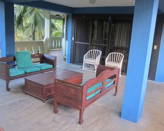 Raina Holiday Accommodation - Rarotonga - Innenhof