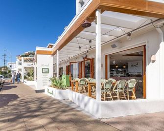 2 10 Catalina Close Walk to Shoal Bay Beach - Nelson Bay - Innenhof