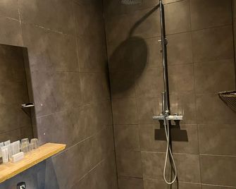 Camp-Inn Hotel - Amsterdam - Kamar Mandi