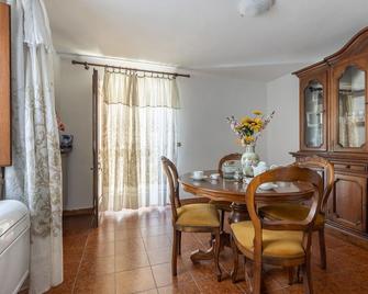 2 bedroom lovely home in Valpromaro - Valdottavo - Comedor