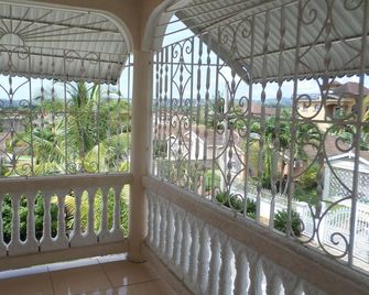 Leons Luxury Montego Bay Home - Montego Bay - Balcone