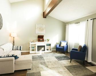 The Captain’s Place - Grand Rivers - Sala de estar