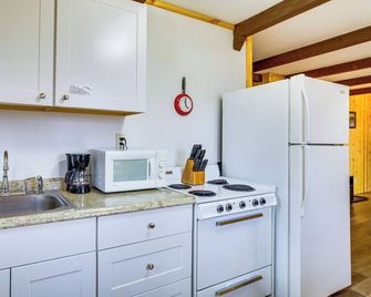 Pet-Friendly Cabin Retreat Wisconsin Riv - Mauston - Cocina