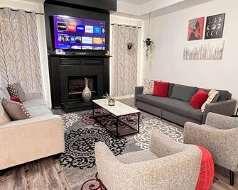 Remodeled luxury with Proximity - Lewisville - Sala de estar