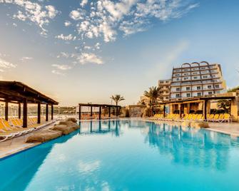 AX Sunny Coast Resort & Spa - Saint Paul’s Bay - Pool