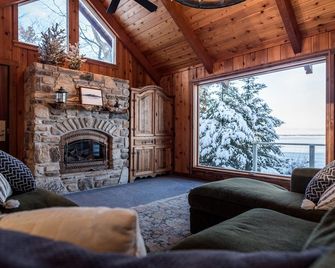 Waterfront Cabin Retreat at Door County's Edge - Ellison Bay - Sala de estar